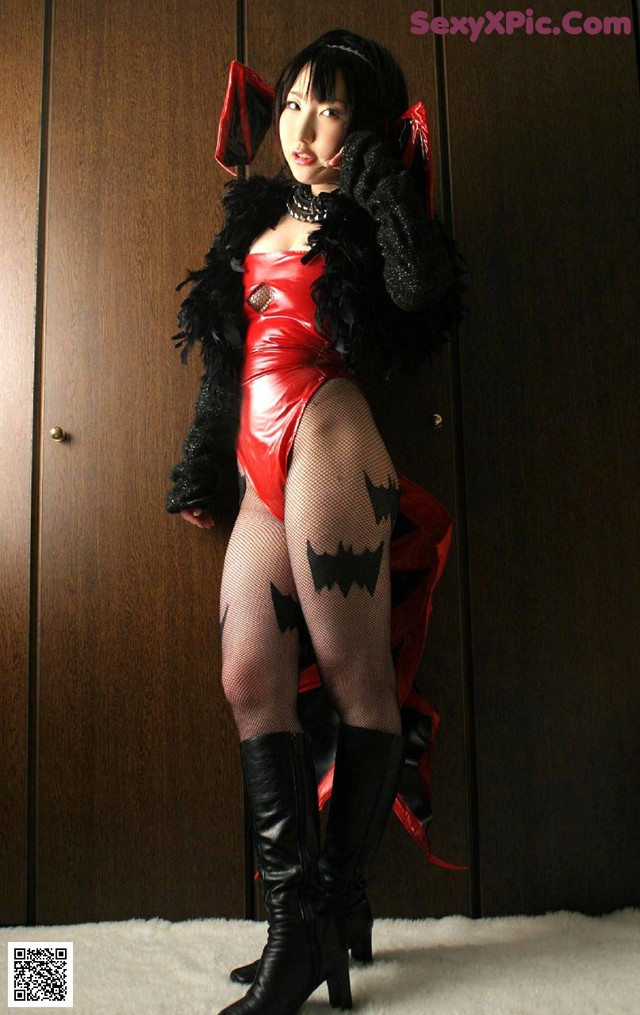 Vampire Lilith - Torture Bra Nudepic No.d157ab
